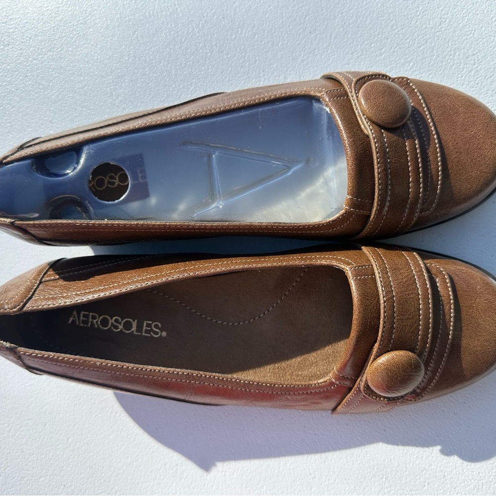 AEROSOLES Women's Tan Loafers